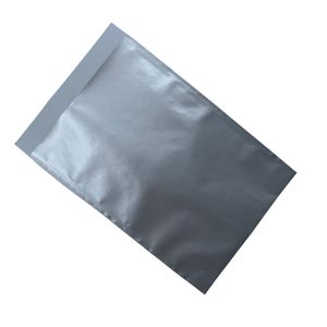 Cadeauzakjes gebleekt kraft 17cm x 25cm zilver onbedrukt 70gr / m2